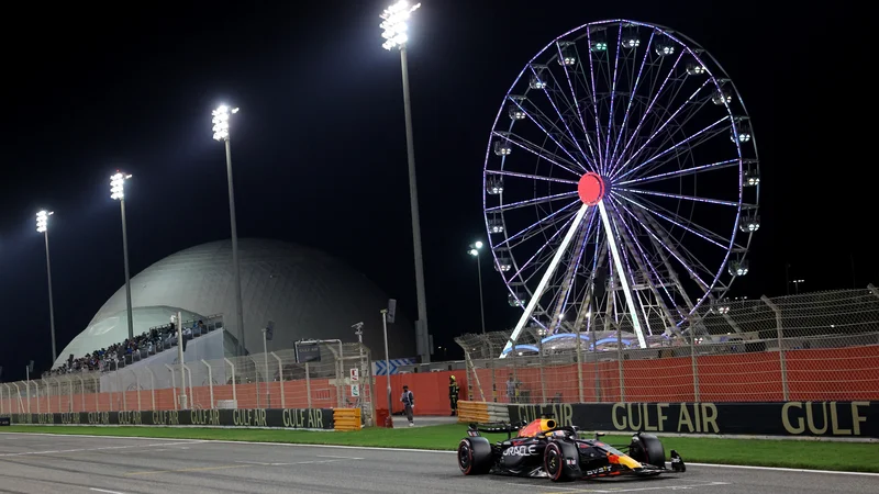 Max Verstappen je že za uvod nove sezone dirkaško smrtno resen. FOTO: Giuseppe Cacace/Reuters