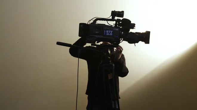 Če bi uporabili način izkazovanja, kot je bil do leta 2022, RTV ne bi imela dobička, temveč zgubo.FOTO:Blaž Samec/Delo
