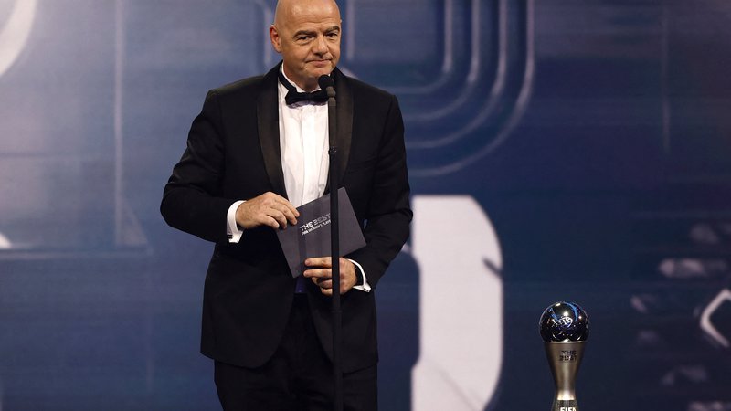 Fotografija: Predsednik Fife Gianni Infantino med nedavno podelitvijo nagrad Fifa best. FOTO: Sarah Meyssonnier/Reuters
