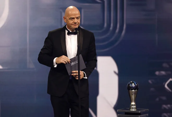 Predsednik Fife Gianni Infantino med nedavno podelitvijo nagrad Fifa best. FOTO: Sarah Meyssonnier/Reuters
