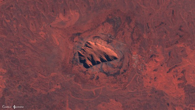 Uluru v Avstraliji (julij 2020) Foto Copernicus/Sentinel Hub/Matic Lubej
