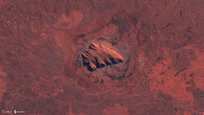 Uluru v Avstraliji (julij 2020) Foto Copernicus/Sentinel Hub/Matic Lubej
