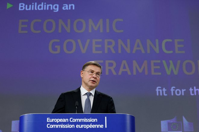 Izvršni podpredsednik evropske komisije za gospodarstvo Valdis Dombrovskis je prepričan, da je čas širokih fiskalnih spodbud minil. FOTO: Yves Herman/Reuters
