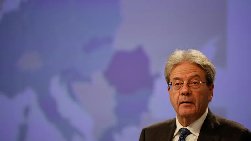 Fotografija: Evropski komisar za gospodarstvo Paolo Gentiloni upa, da bo Slovenija pospešila črpanje denarja iz NOO. Foto Johanna Geron/Reuters
