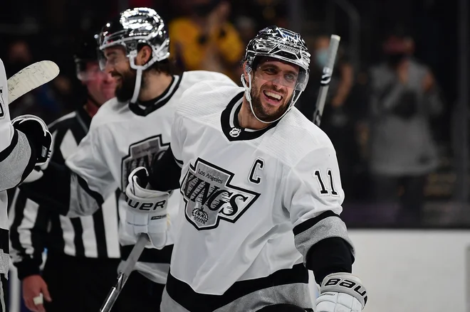 Los Angeles Kings z Anžetom Kopitarjem so v sijajni formi in ohranjajo vodilni položaj v zahodni konferenci FOTO: Gary A. Vasquez/Usa Today Sports
