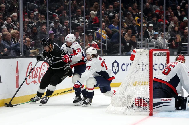 Anže Kopitar in Rasmus Sandin v akciji. FOTO: Kiyoshi Mio/Usa Today Sports
