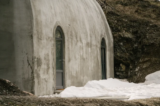 Enega od vojaških bunkerjev so preuredili v finsko savno. FOTO: Sašo Tušar
