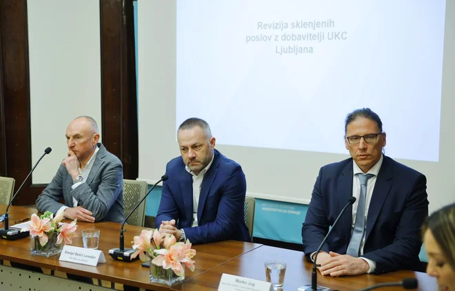 Ministrstvo za zdravje skupaj z vodstvom UKC predstavlja izsledke revizije, ki je dobila oznako zaupno, dobili pa so jo le najožji sodelavci vodstva UKC. FOTO: Jože Suhadolnik/Delo
