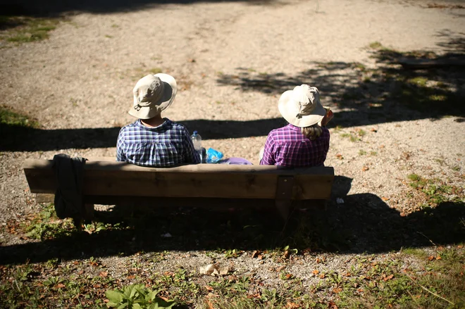 Statistični urad v raziskavi ugotavlja, da so tisti, ki so medosebnim odnosom namenili eno najvišjih ocen, tudi svoje zadovoljstvo z življenjem ocenili najvišje.&nbsp;FOTO: Jure Eržen
