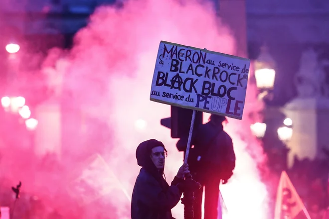 V Parizu so se protestniki zbrali na trgu Place de la Concorde, kjer jih je policija naštela okrog 6000.&nbsp;FOTO: Thomas Samson/AFP
