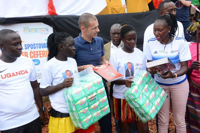 Uefa je prek svoje fundacije za otroke namenila pomoč ugandskim otrokom. FOTO: Uefa
