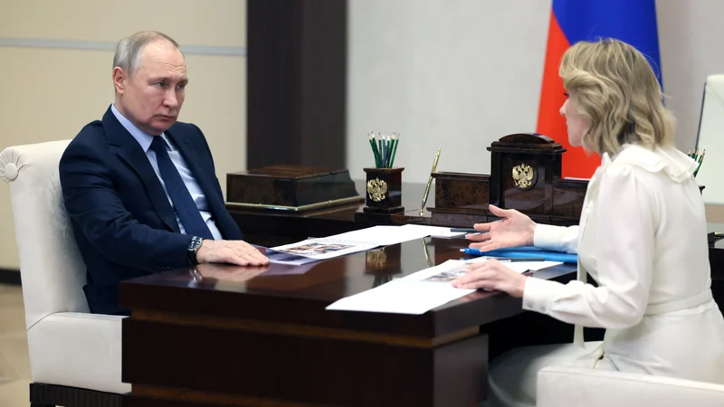 Fotografija: Sodišče je nalog za aretacijo izdalo tudi za Marijo Lvovo-Belovo, komisarko ruskega predsednika za pravice otrok. FOTO: Reuters