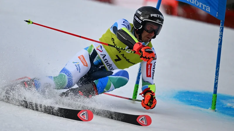 Fotografija: Žan Kranjec je v skupnem veleslalomskem seštevku sezone osvojil 3. mesto. FOTO: Lionel Bonaventure/AFP
