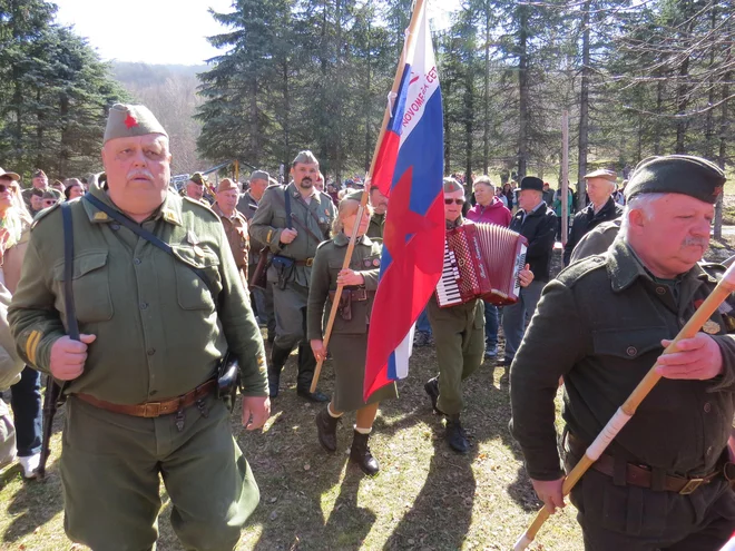 Gorjanska četa goji tradicijo pravičnega boja slovenskih partizanov. FOTO: Bojan Rajšek/Delo
