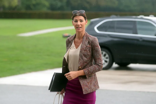 Na pravosodnem ministstvu, ki ga vodi Dominika Švarc Pipan, bodo mnenje preučili in se odločili, kako naprej. Sodniki pričakujejo, da se zakon čim prej vrne v parlamentarno proceduro.&nbsp; FOTO: Blaž Samec
