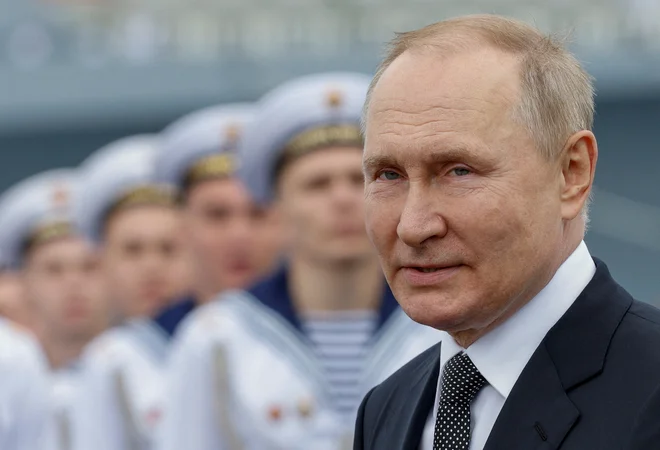 Putinov režim ne temelji na kaki skupni ideologiji, v najboljšem primeru se sklicuje na to, da je treba Rusijo zavarovati pred dekadentnim Zahodom. FOTO: Maxim Shemetov/Reuters
