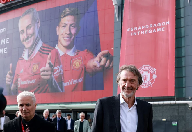 Prvi mož Ineosa in najbogatejši Britanec Jim Ratcliffe ne skirva načrtov in želje, da bi prevzer Manchester United. FOTO: Phil Noble/Reuters
