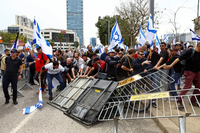 Izrael bi znal biti na robu politične krize. FOTO: Ronen Zvulun Reuters
