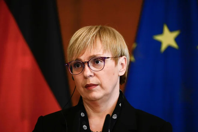 Nataša Pirc Musar meni, da je bilo glede problematike kanala C0 komunikacije premalo in, da se pristojni z Mestne občine Ljubljana niso dovolj pogovorili s tistimi, ki jih lahko tovrstna gradnja prizadene. FOTO:&nbsp;John Macdougall/AFP
