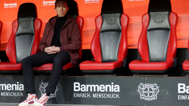 Fotografija: Bayernovi vodilni možje so izgubili potrpljenje in odstavili Juliana Nagelsmanna, ki bi poleti lahko sedel na Tottenhamov trenerski  stolček. FOTO: Thilo Schmuelgen/Reuters

