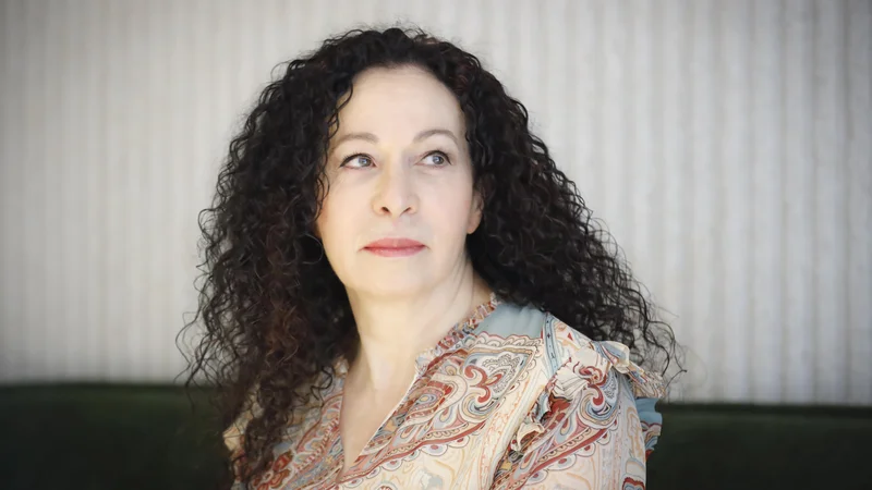 »Misliti moramo na naše otroke, na tiste, ki prihajajo za nami,« je odločna Nahid Persson. FOTO: Jože Suhadolnik/Delo