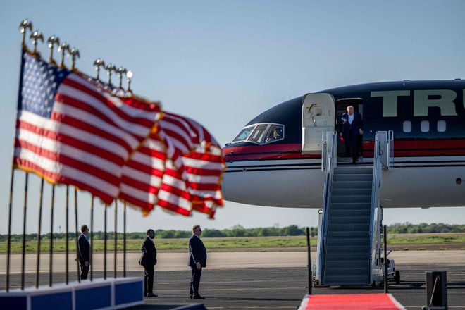 Letalo "Trump Force One" je pristalo v teksaškem Wacu. Foto Brandon Bell Getty Images Via Afp
