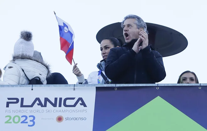 V kabinetu predsednika vlade Roberta Goloba so objavili fotografije njegove spremljevalke Tine Gaber na delovnih sestankih, kar ni poželo veliko pozitivnih ocen javnosti. FOTO: Matej Družnik
