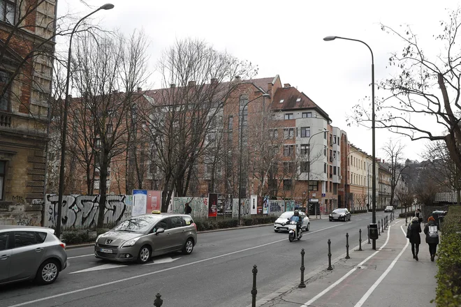 Do 11. maja poteka javni natečaj za najboljšo arhitekturno rešitev za gradnjo 30 občinskih stanovanj na Resljevi. Foto Leon Vidic/delo