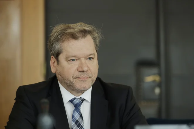 Minister za visoko šolstvo, znanost in inovacije Igor Papič se bo na navedbe Visokošolskega sindikata Slovenije odzval popoldne. FOTO: Jože Suhadolnik/Delo
