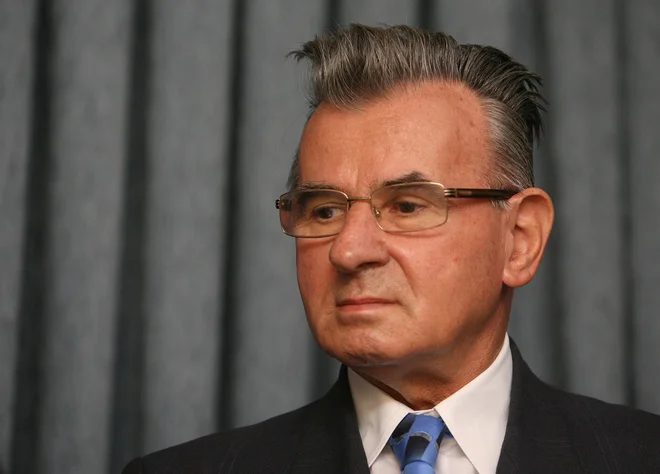 Miran Potrč je bil delegat zadnjih dveh mandatov skupščine Socialistične republike Slovenije, nato pa je do upokojitve oddelal kar pet mandatov v Državnem zboru Republike Slovenije. FOTO: Ljubo Vukelič/Delo