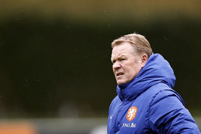 Nizozemski selektor Ronald Koeman ni bil zadovoljen s tem, kar so prikazali njegovi nogometaši. FOTO: Maurice Van Steen/AFP
