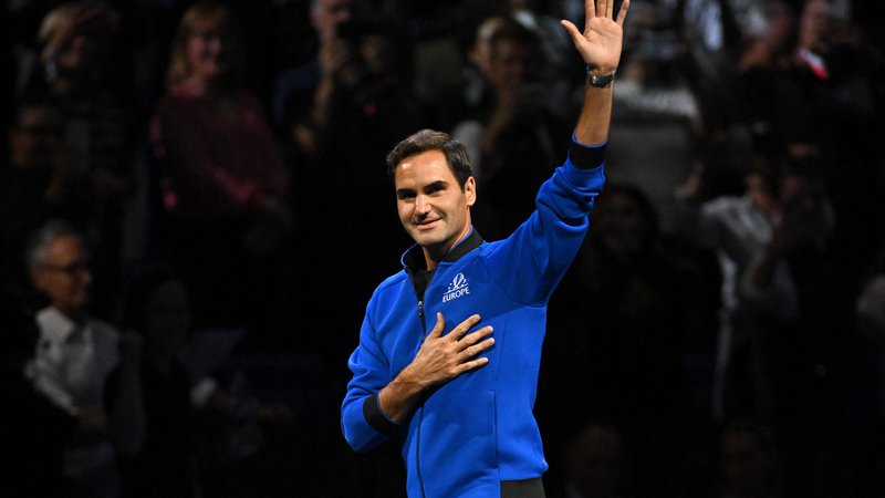 Fotografija: Roger Federer lodonskega večera slovesa, septembra lani, zlepa ne bo pozabil. FOTO: Glyn Kirk/AFP