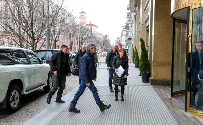 Golob se bo med obiskom srečal s predstavniki ukrajinskega državnega vrha. FOTO: Matej Družnik/Delo