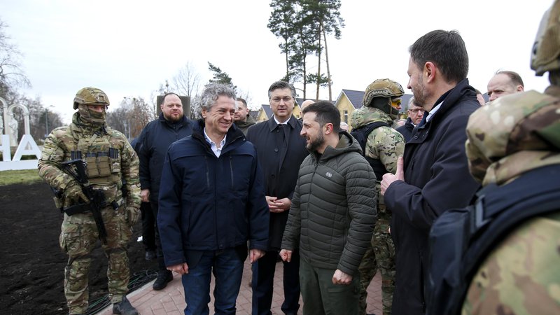 Fotografija: Golobov obisk v Ukrajini je bil prvi, odkar je Rusija februarja lani pričela z invazijo. FOTO: Matej Družnik/Delo