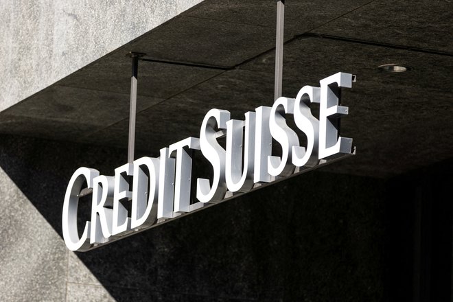 v Credit Suisse bi si razdelili za dobro milijardo evrov nagrad. FOTO: Pierre Albouy/Reuters
