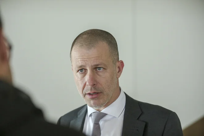 Če bi odpravili administrativne ovire, bi v povprečju pripravo projektov lahko skrajšali za leto in pol, je povedal Ivan Kršić. FOTO: Jože Suhadolnik/Delo