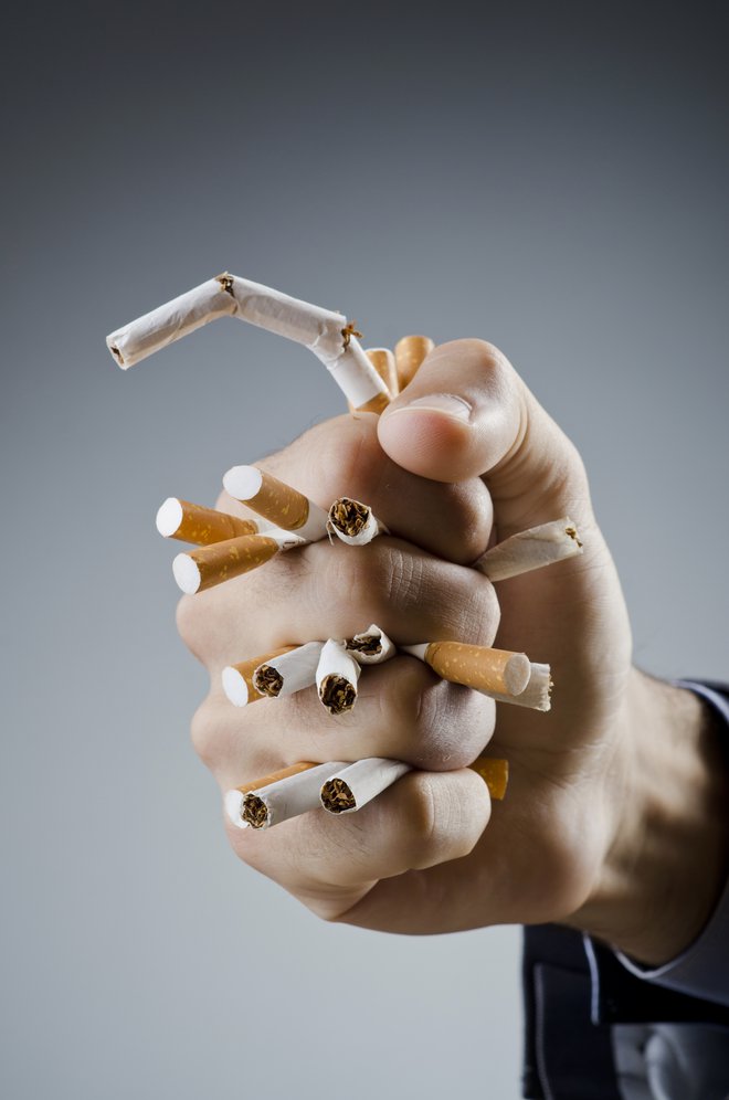 Najbolj škodljive so klasične cigarete z nekajkrat večjim izpustom karcinogenih snovi. FOTO Shutterstock
