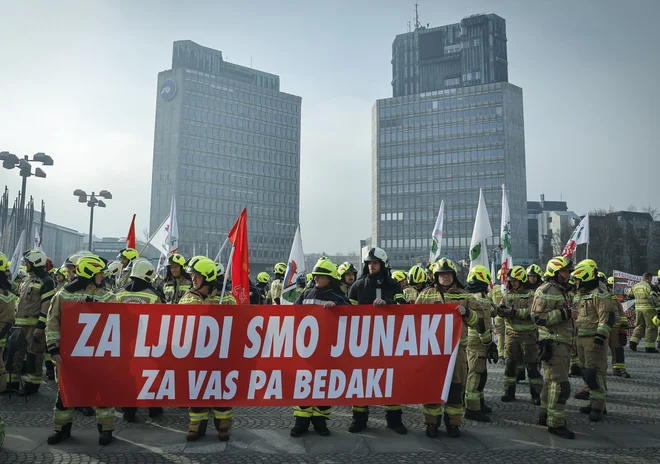 Seveda javno financiranje še vedno ni enostaven problem tudi po tem, ko bi bili izdelani kriteriji med panogami. FOTO Jože Suhadolnik/Delo