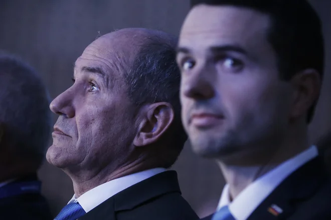 V SDS se ne strinjajo s tem, da bi NSi vodila KNJF, in NSi očitajo trgovanje z Gibanjem Svoboda. FOTO: Jure Eržen/Delo