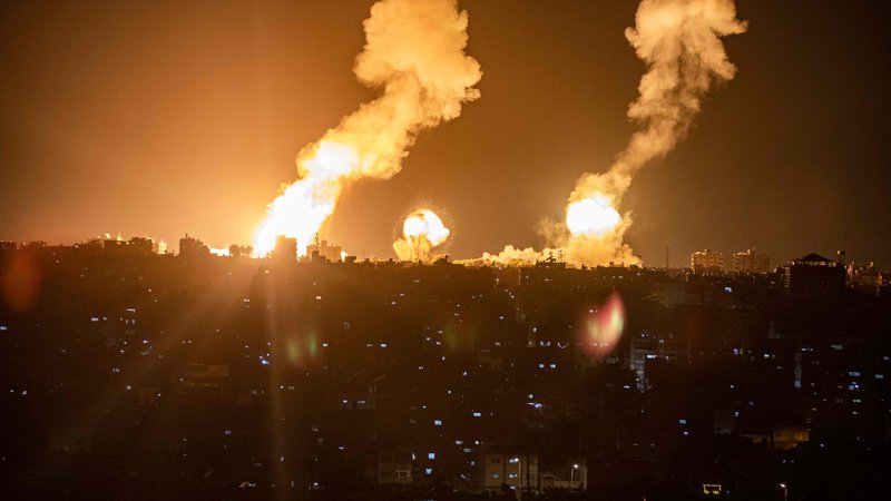 Fotografija: Izraelci ponovno bombardirajo Gazo. FOTO: AFP