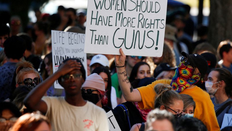 Fotografija: Protestniki za pravico do odločitve za splav. FOTO: Jim Urquhart/Reuters