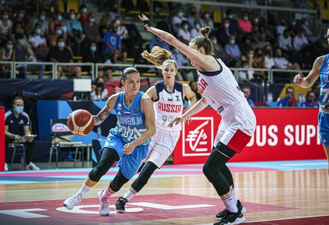 Ena najboljših slovenskih košarkaric se je na izključitev iz slovenske vrste odzvala po facebooku. FOTO: Fiba