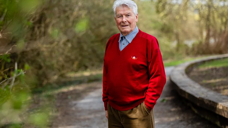 Fotografija: Dr. Uroš Stanič poudarja tudi pomen ohranjanja stika z naravo. »Bolj ko se oddaljujemo od zemlje, bolj zaostajamo. Stroji, umetna inteligenca, vse to bi moralo biti prijazno in srčno, tudi glave nam ne smejo zaspati, umetna inteligenca je lahko nevarna v napačnih rokah.«