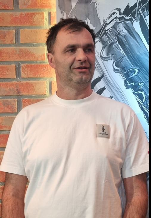 Tomaž Habjan iz Selc, srečni izžrebanec in novi lastnik katrce, bo dobrodelno misijo nadaljeval. FOTO: Osebni arhiv