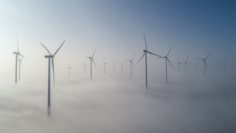 Fotografija: Pridobivanje energije iz obnovljivih virov niso gradovi v oblakih. So naložba v prihodnost. FOTO: Patrick Pleul/AFP