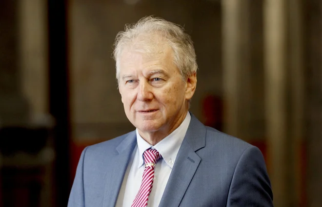 Odsotnost reform nakazujejo precej omejen manevrski prostor za delovanje fiskalne politike v prihodnjih letih, meni fiskalni svet, ki ga vodi Davorin Kračun. FOTO: Roman Šipić/Delo