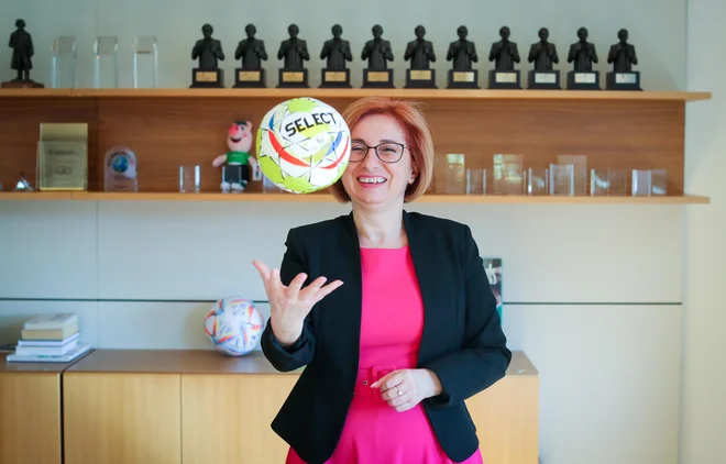 Anita Stojčevska je bila ambasadorka evropskega prvenstva v rokometu za ženske, ki je bilo lani v Sloveniji, njegov namen pa je bil tudi opozoriti na neenakost spolov. FOTO: Matej Družnik/Delo