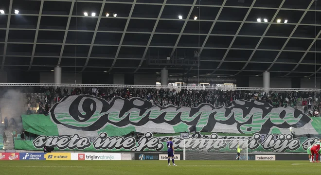 Olimpija se je po petih letih znova zavihtela na slovenski nogometni Olimp. FOTO: Jože Suhadolnik/Delo