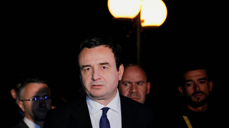 Fotografija: Korupcijski škandal v kosovski energetiki je zatresel vlado Albina Kurtija.

Foto Ognen Teofilovski/Reuters