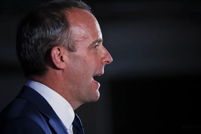 Raab je med svojo kariero zamenjal vrsto ministrskih položajev. Foto: Henry Nicholls/Reuters